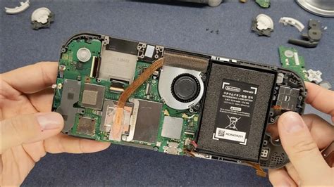 How to replace the digitizer and LCD in a Nintendo Switch Lite.